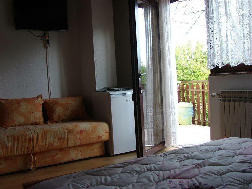 Appartamento House Jelena Seliste Dreznicko Esterno foto